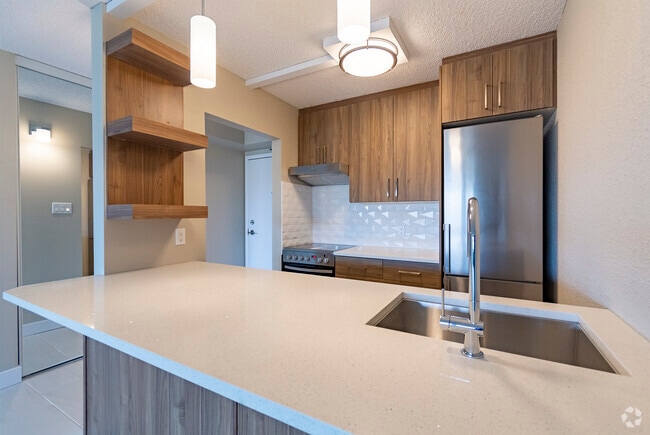 Building Photo - Le Jardin Apartments