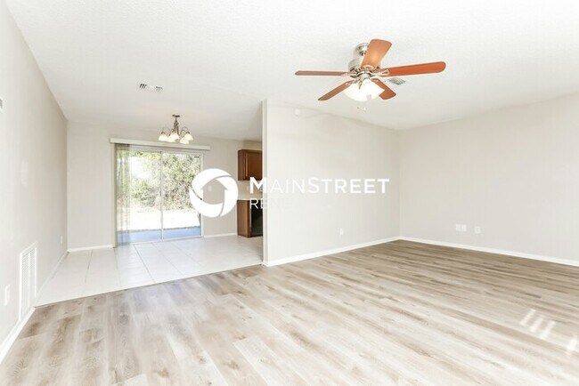 Foto del edificio - 3 Bedroom Pet-Friendly Home in DELAND, FL ...
