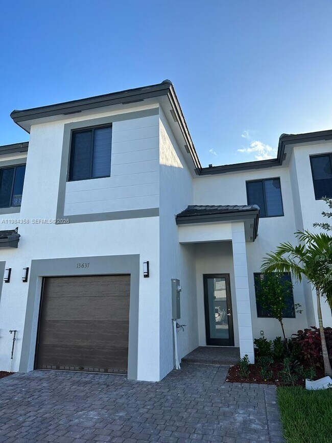 Foto del edificio - 13637 SW 157th Pl