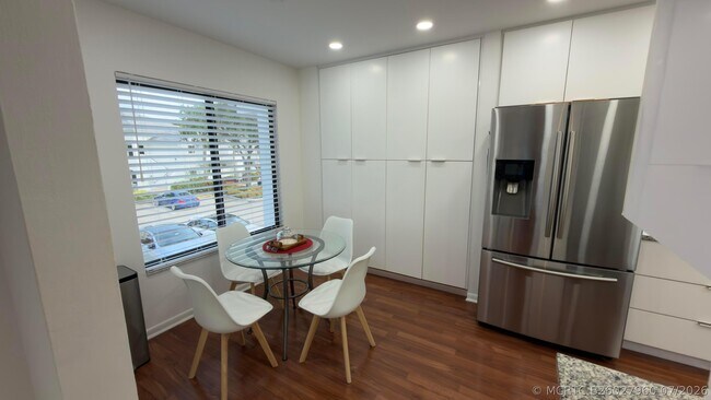 Foto del edificio - 7473 Glendevon Ln