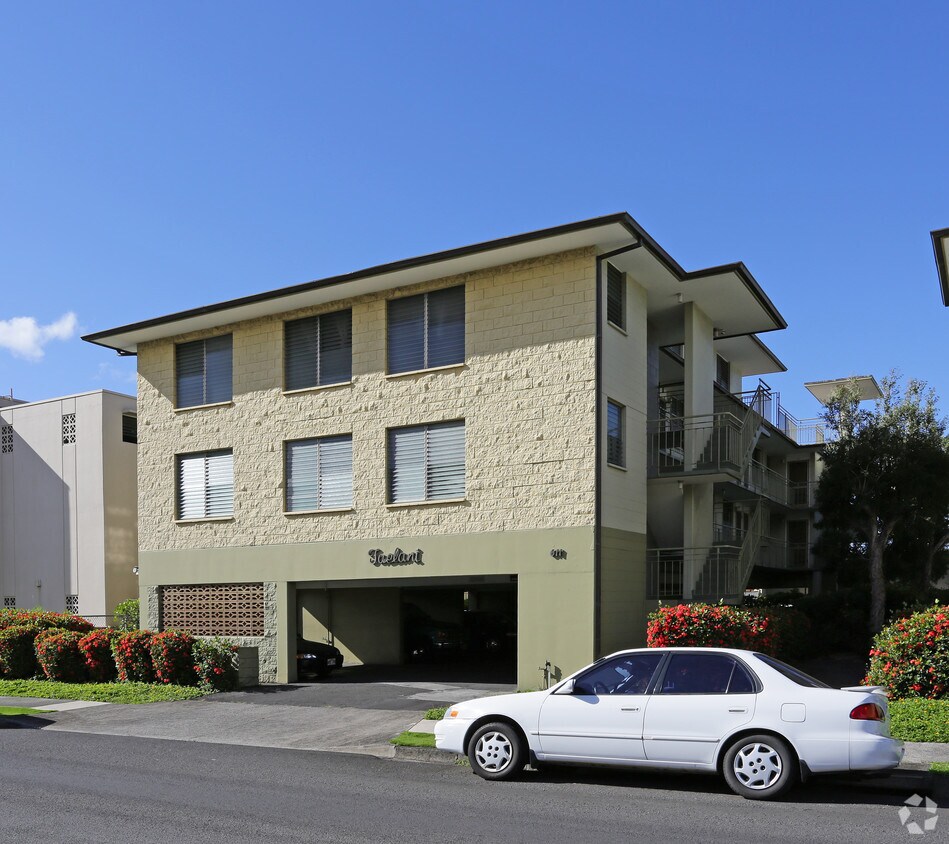 Building Photo - 611 N Kuakini St
