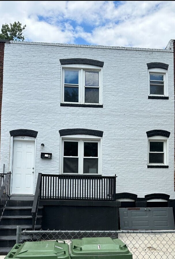 Building Photo - 42 Talbott St