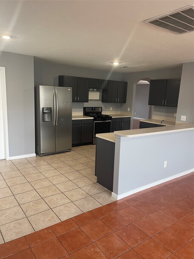 Foto del edificio - 16939 Watering Oaks Ln