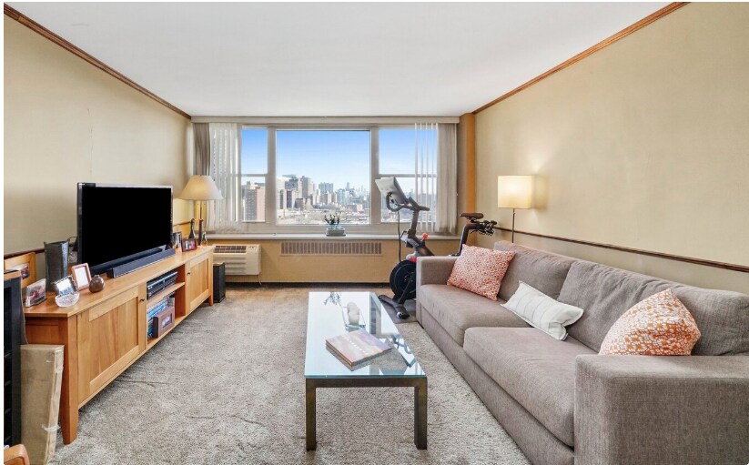 Foto principal - 555 W Cornelia Ave