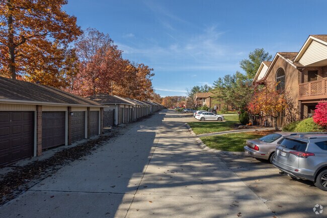 Foto del edificio - The Courts of Country Lakes Condominiums