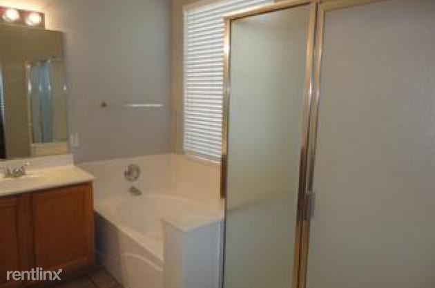 Building Photo - 3 br, 2 bath House - 1714 E Orangewood St