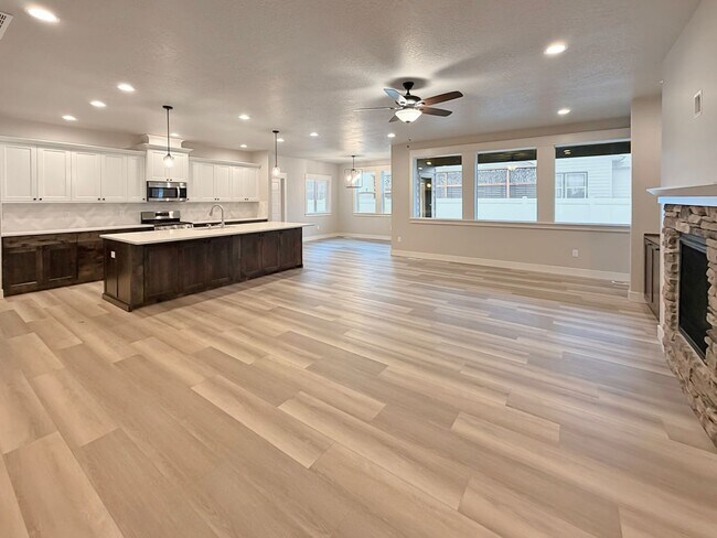 Foto del edificio - Brand New Construction 4-Bedroom in Pheasant Meadows – Walk to Parks, Near Nampa Shopping & Dining