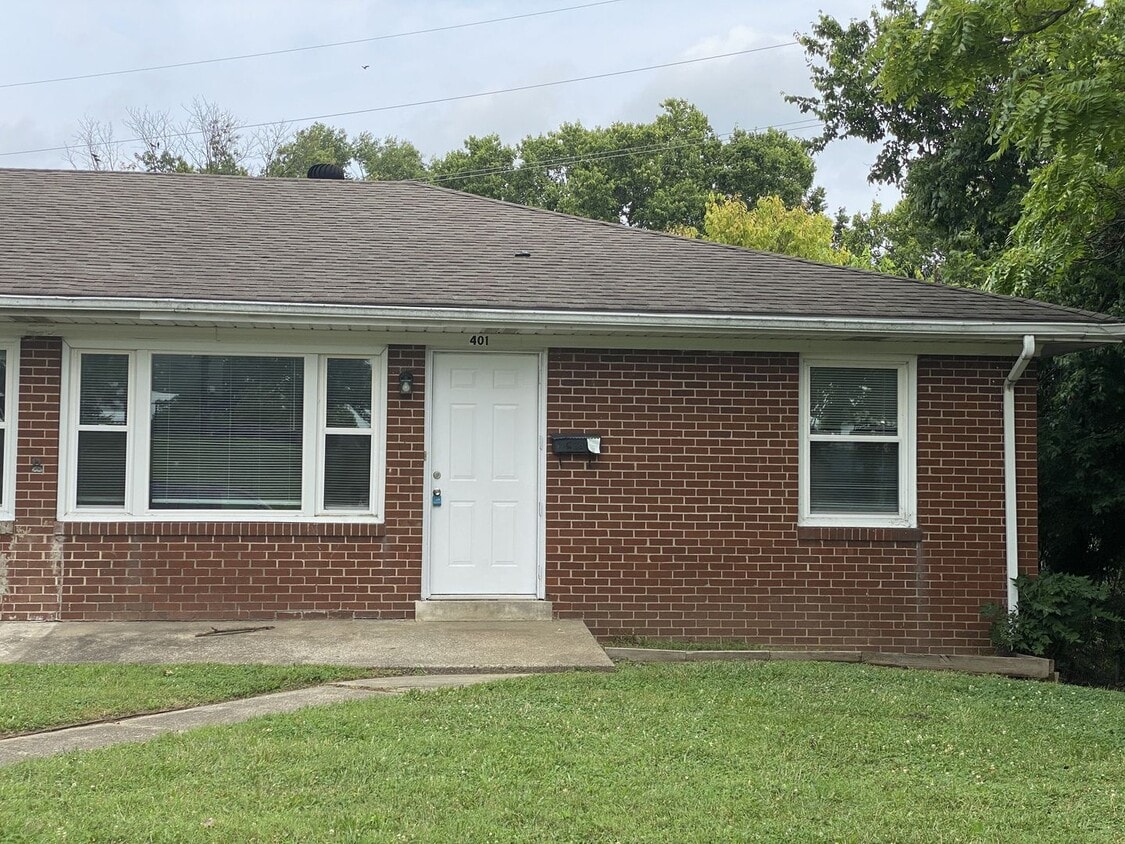 Photo - 401 Springhill Drive