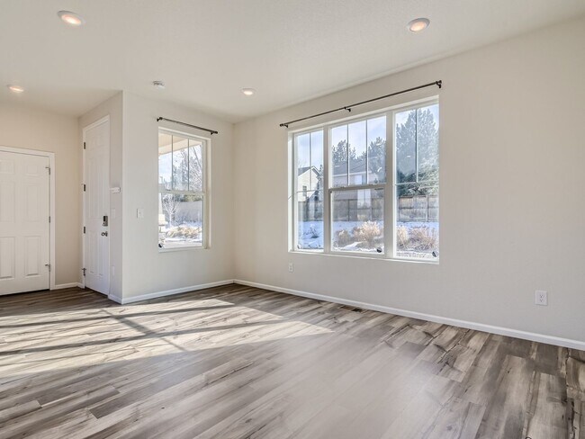 Building Photo - Modern Luxury 3BR/2.5BA Gem located in Aur...