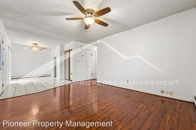 Foto del edificio - 2 br, 1.5 bath House - 6975 Mariposa St Apt A