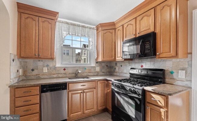 Building Photo - 4044 Dayton Rd