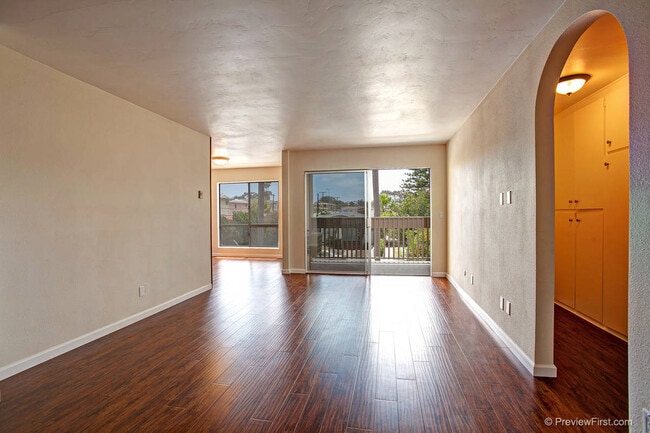 Building Photo - 1624 Cypress Ave