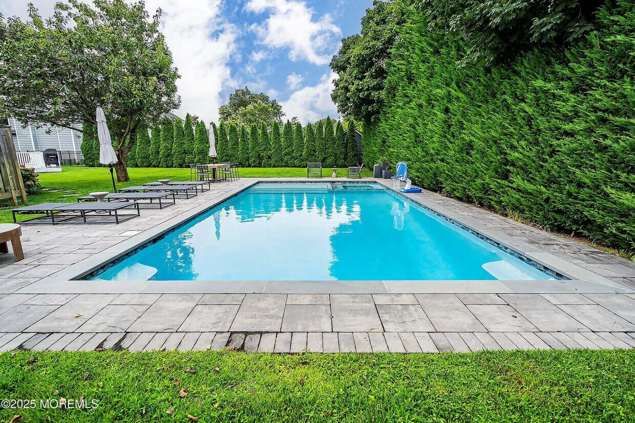 Primary Photo - 2163 Village Rd