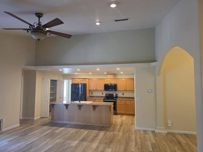 Foto del edificio - 109 SW Otter Ct