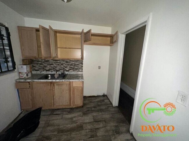 Building Photo - 11771 Kennebec St RENT TO OWN