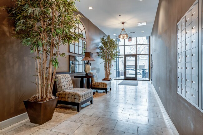 Foto del edificio - 6451 Clayton Rd