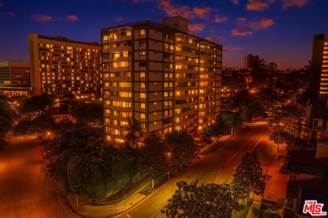 Building Photo - 969 Hilgard Ave