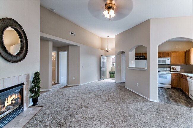 Building Photo - 3747 Riviera Grove