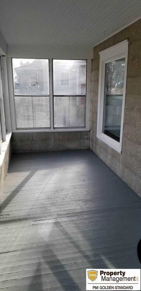 Building Photo - 4 Bedroom
