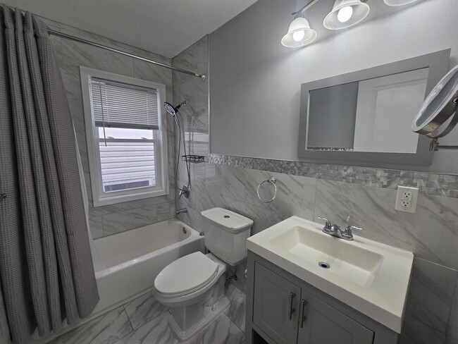 Building Photo - 43 Stegman St