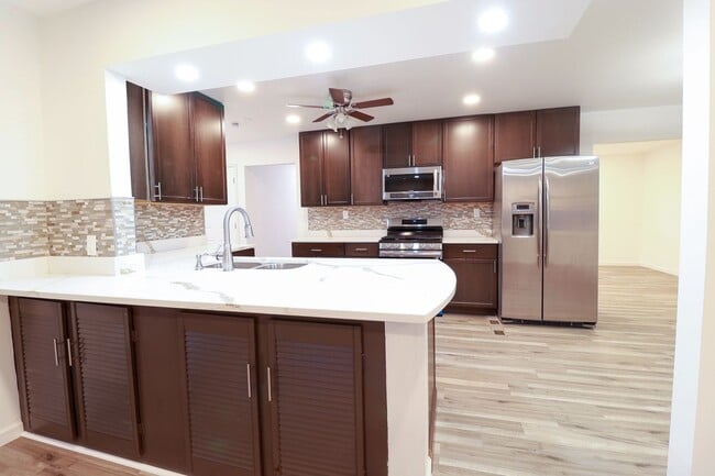 Building Photo - 5 Bedroom Home in Cumberland Valley School...