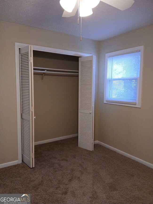 Foto del edificio - 8247 Spillers Dr SW