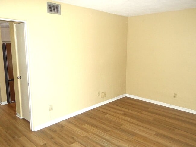 Foto del edificio - 1/1 condo - 55+ community