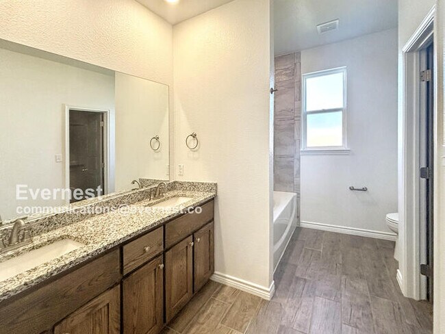 Foto del edificio - 2239 Hornbeam St