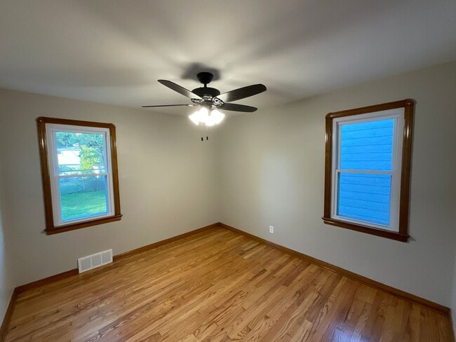 Foto del edificio - 5418 Charles Ave