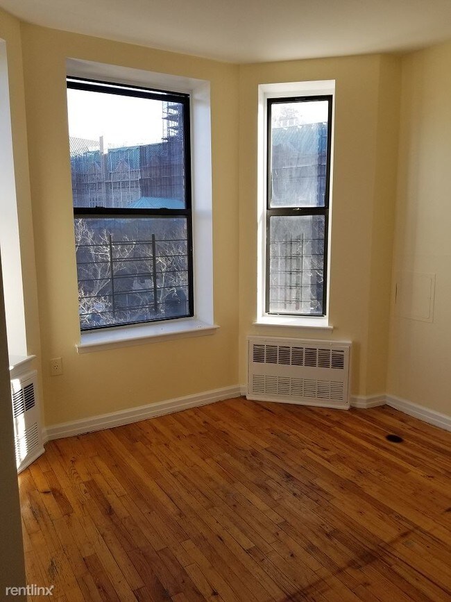 Building Photo - 3 br, 1.5 bath  - 584 E 167th St