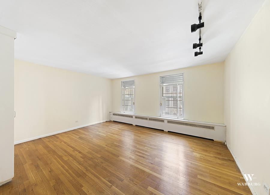 Building Photo - 228 E 51st St