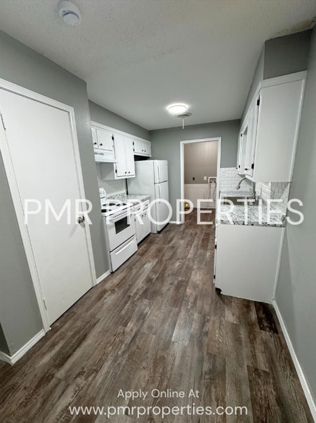 Building Photo - 3 Bed/2Bath House