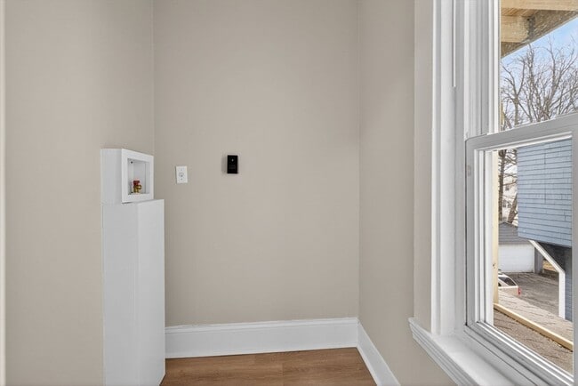 Building Photo - 91 Francis St