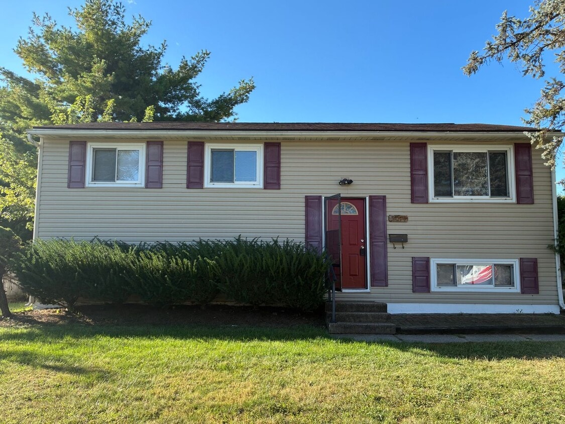 Foto principal - 5071 Albany Dr