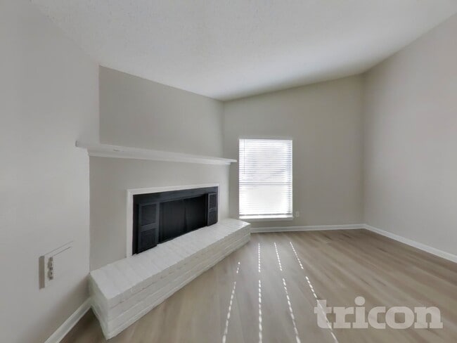 Foto del edificio - 623 Walston Ln