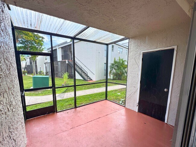 Foto del edificio - 4461 Treehouse Ln