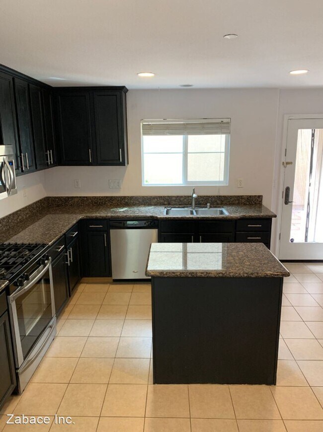 Building Photo - 3 br, 3 bath House - 1956 Savala Court