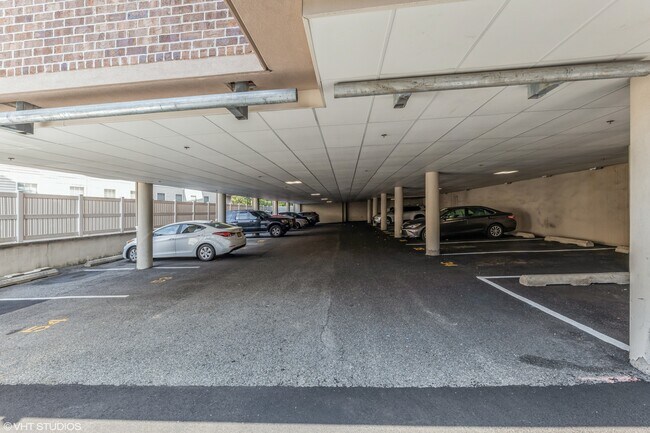 Cochera - West Gate Apartments of Caldwell