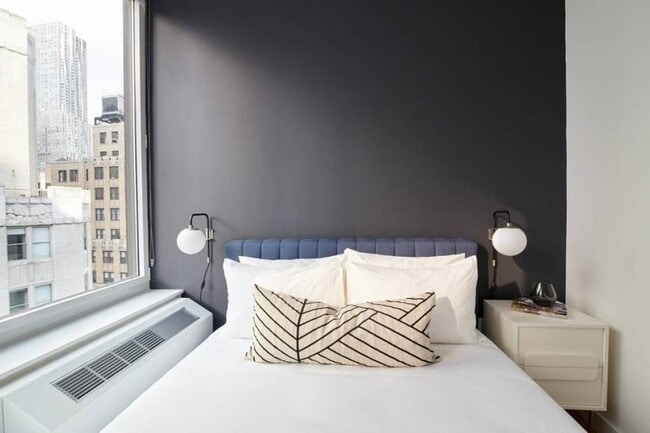 Building Photo - 3 bedroom in NEW YORK NY 10038