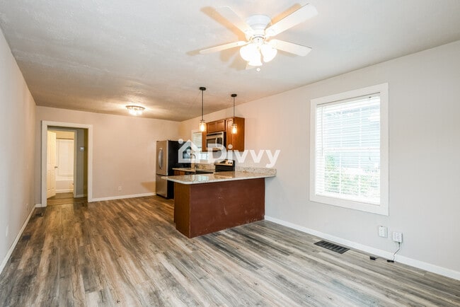 Building Photo - 2219 Wengler Ave, Overland, MO 63114, USA