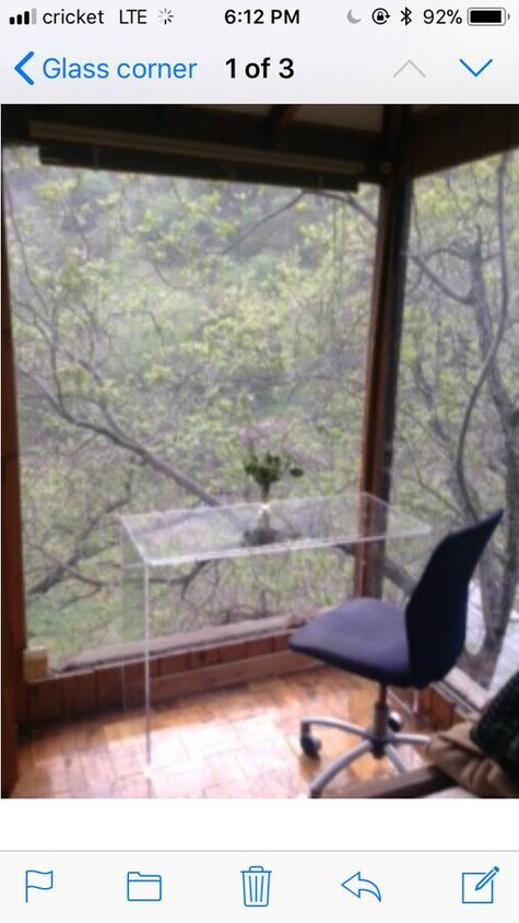 Writers Room - 2252 Laurel Canyon Blvd
