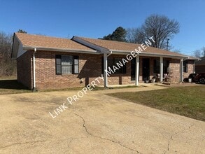 Building Photo - 5101 N Moore Ln