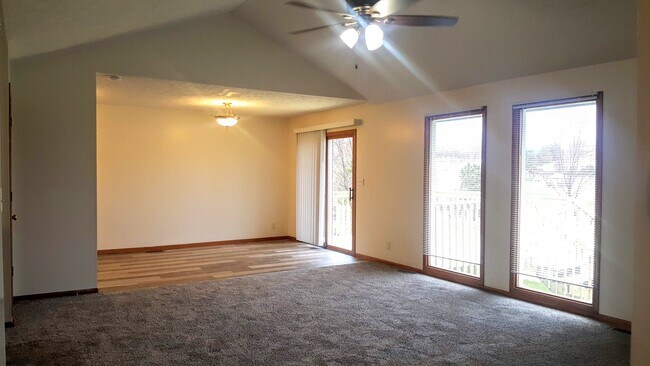 Building Photo - 5101 S 78th St