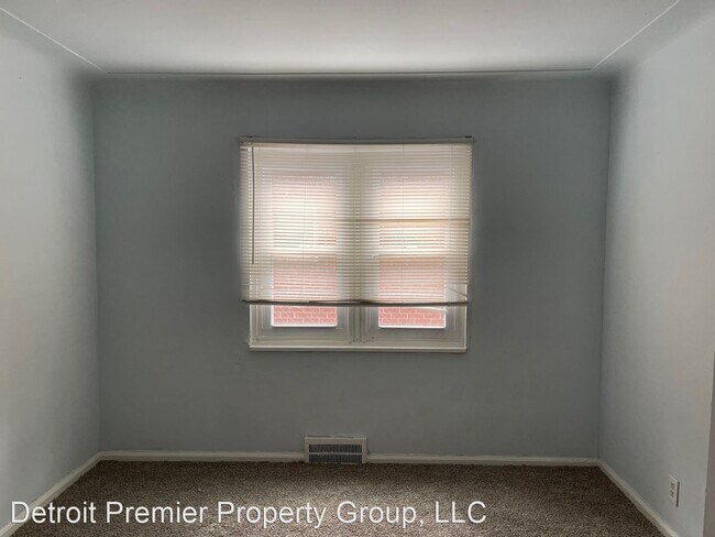 Foto del edificio - 3 br, 1.5 bath House - 16620 Robson