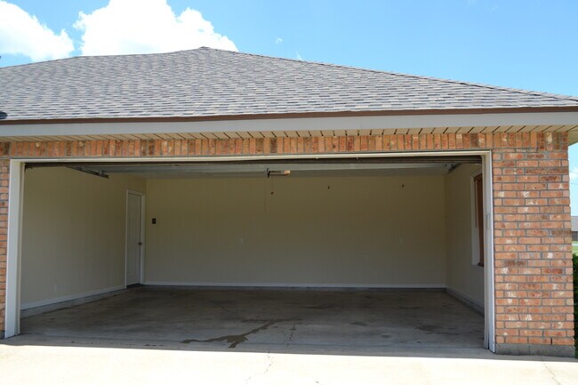 Building Photo - 156 Williams Way