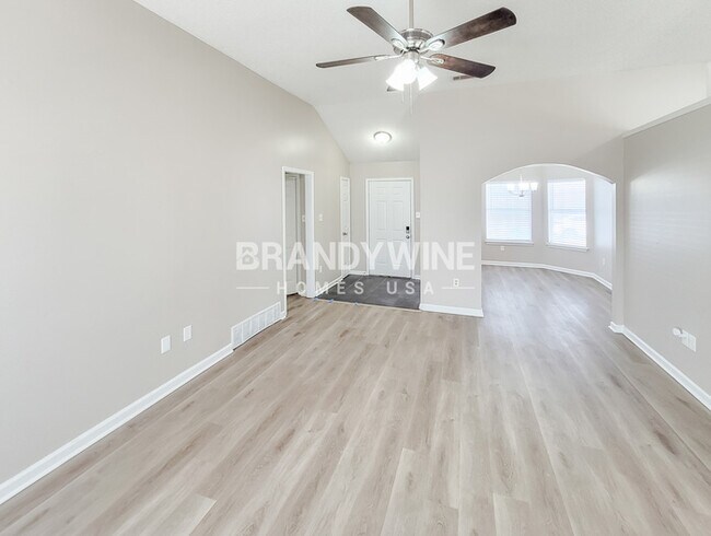 Foto del edificio - 6301 Ragan Farm Dr