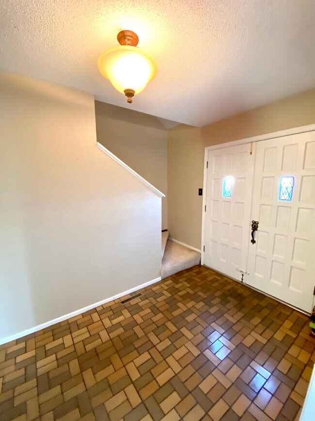 Foto del edificio - 503 Woodbridge Ln