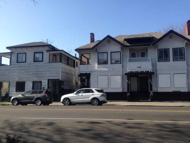 Primary Photo - 931-941 N Madison St