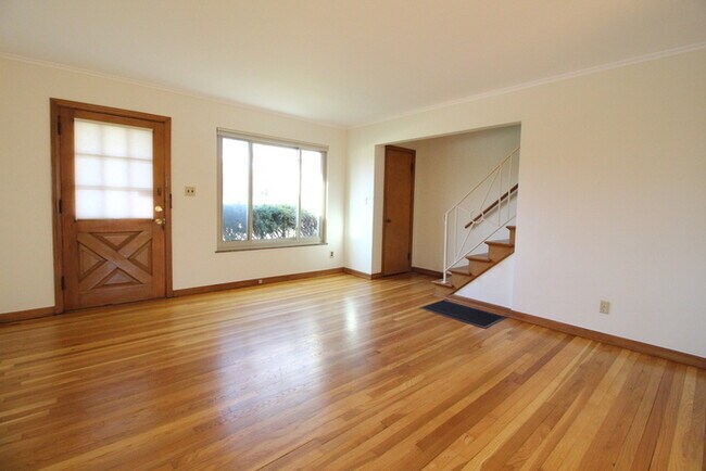 Foto del edificio - COMING SOON Condo in UA School District!