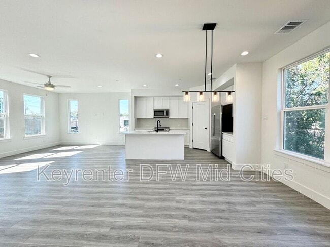 Photo - 7302 Uloho Wy House